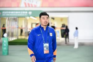 鲁媒：泰山24人参加合练五外援都可出场 韩鹏时刻关注B队比赛图片